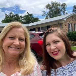 Meet your Posher, Lisa